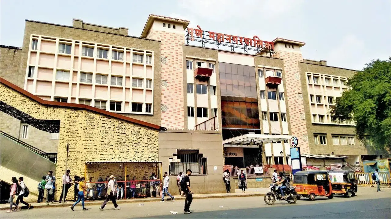 Watch video: BJP women leaders clash at PMC HQ over hostel project